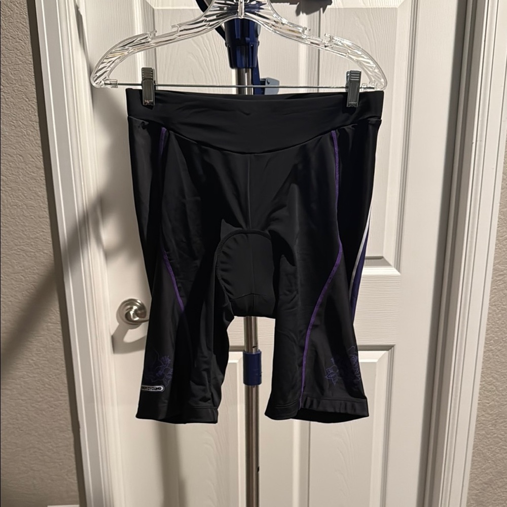 Beroy NWOT Black and Purple padded Bike Shorts. Size XL